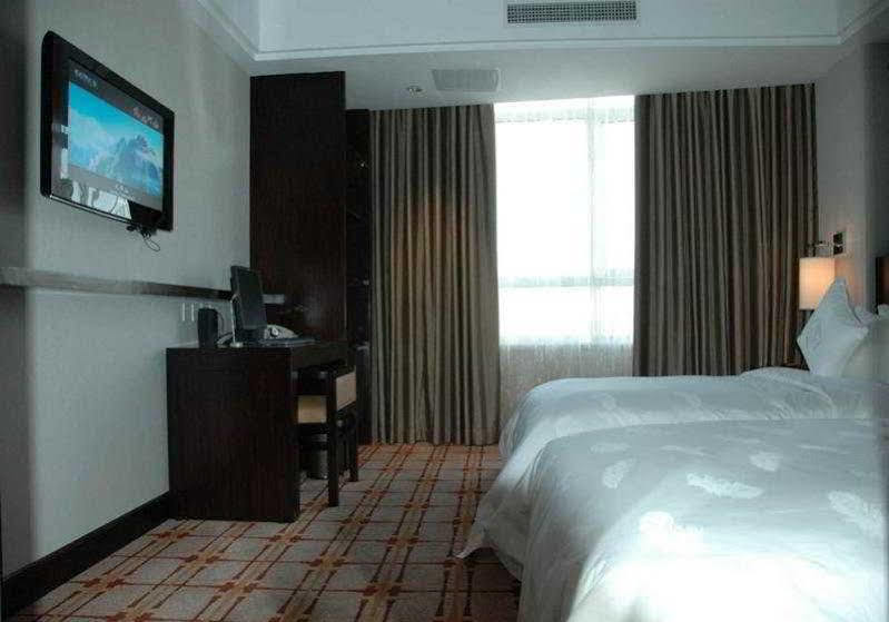 Fraternal Cooperation International Hotel 3*